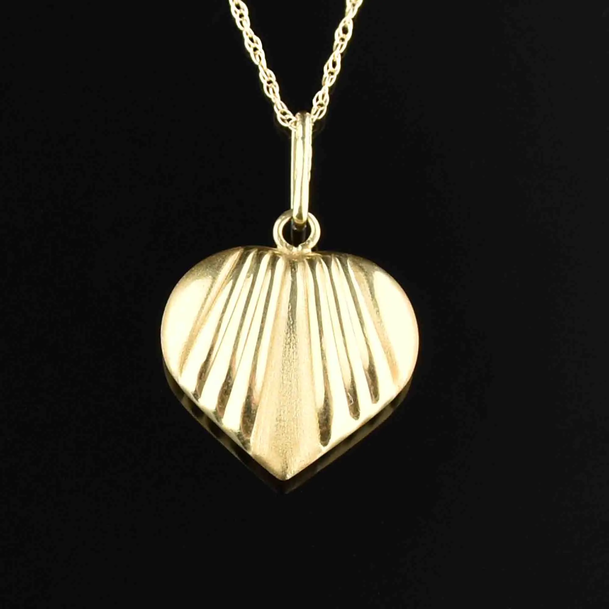 10K Gold Puffy Heart Pendant Necklace