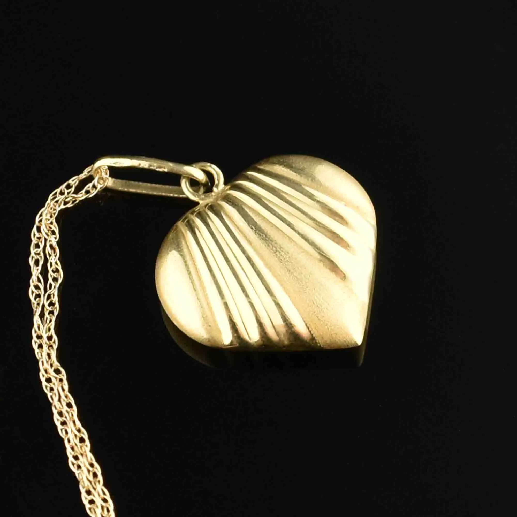 10K Gold Puffy Heart Pendant Necklace