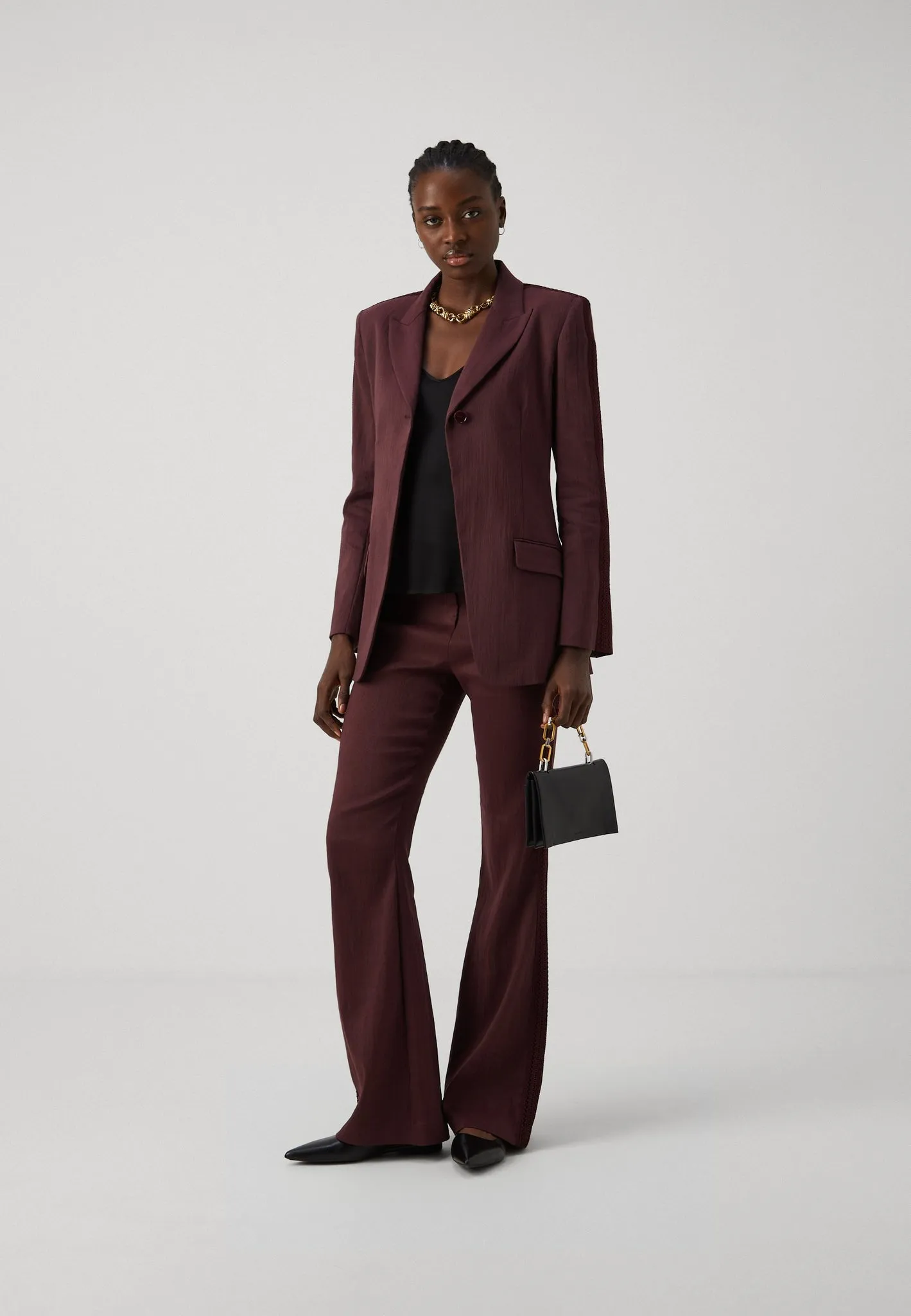 One-button jacket in linen dark plum