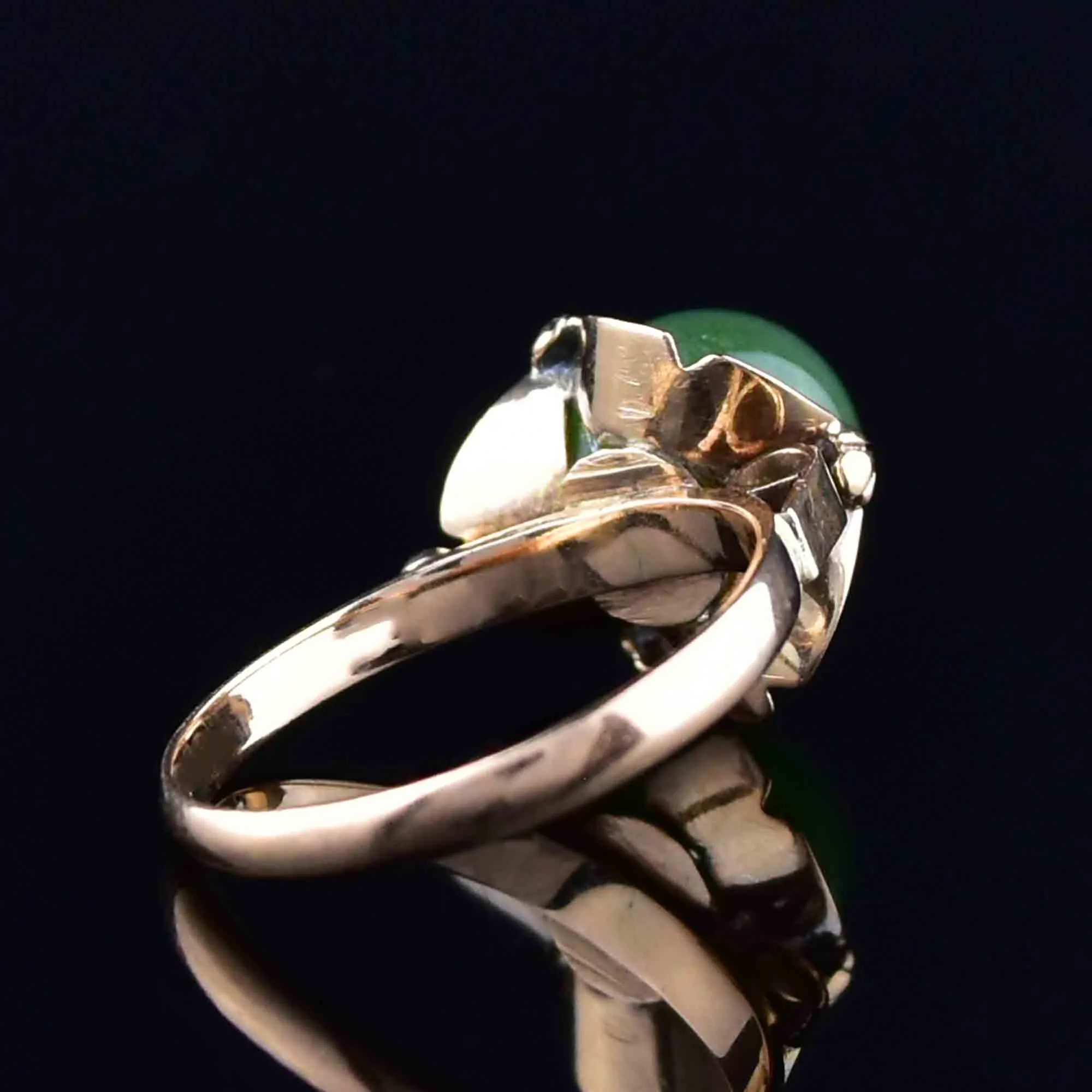 Vintage 18K Gold Buttercup Jade Ball Ring